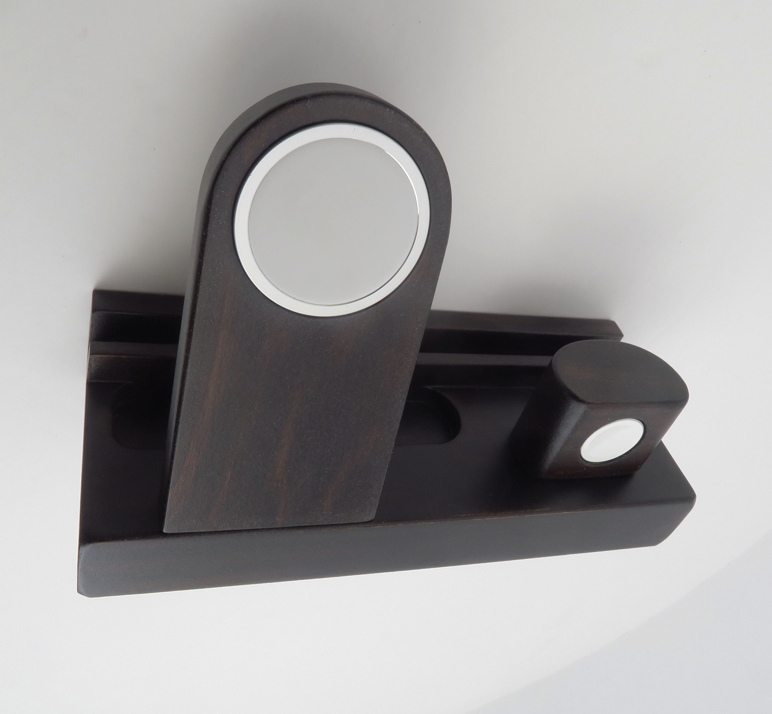 Personalized Charging Station - Wireless Charging Dock - wall mounted doc - Magnetic Charging Station for iPhone 12-13-14 Wireless Charger