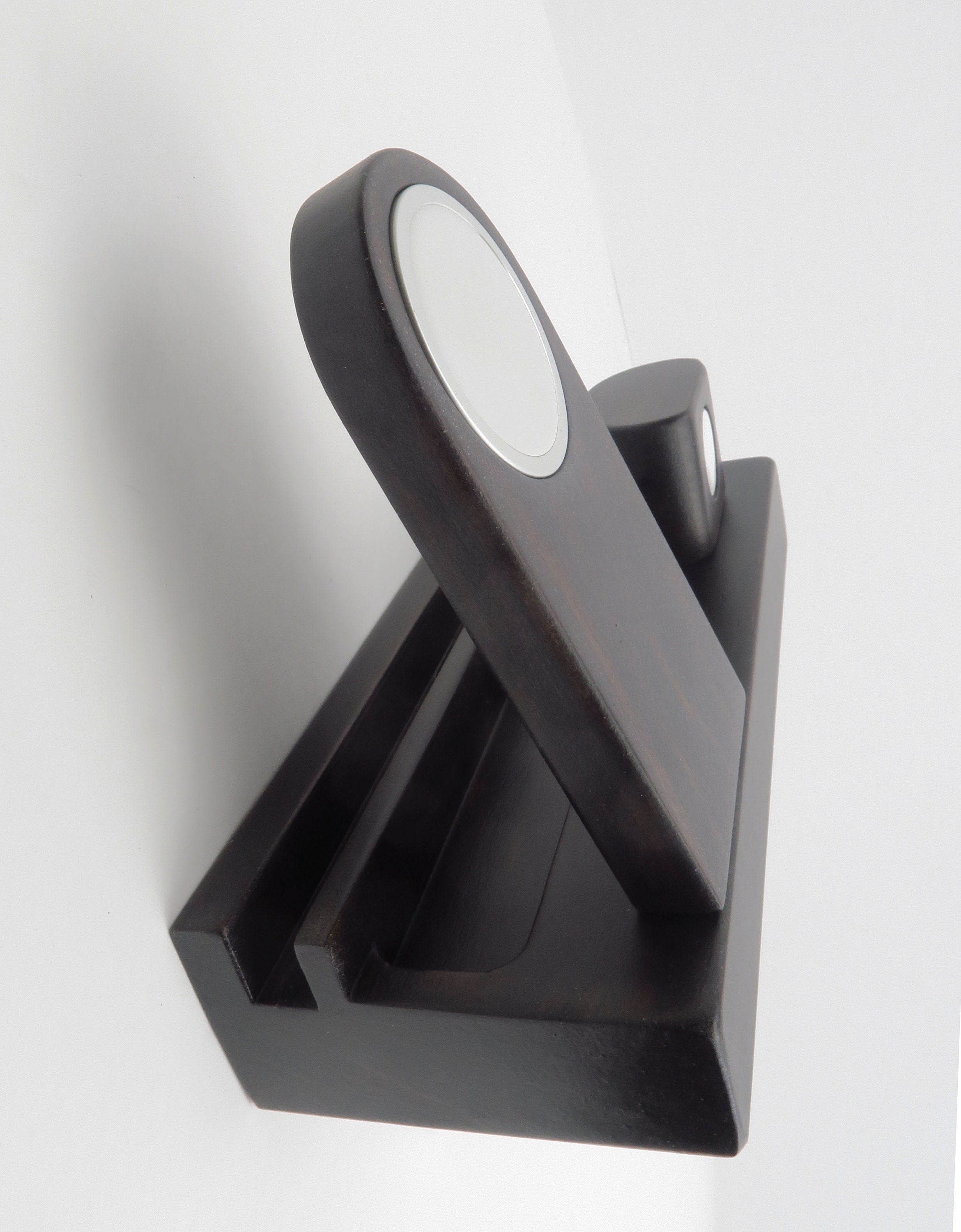 Personalized Charging Station - Wireless Charging Dock - wall mounted doc - Magnetic Charging Station for iPhone 12-13-14 Wireless Charger